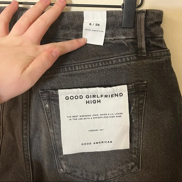 NWT Good American Good Girlfriend High Black217 Tapered-Leg High-Rise Jeans - Picture 9 of 10